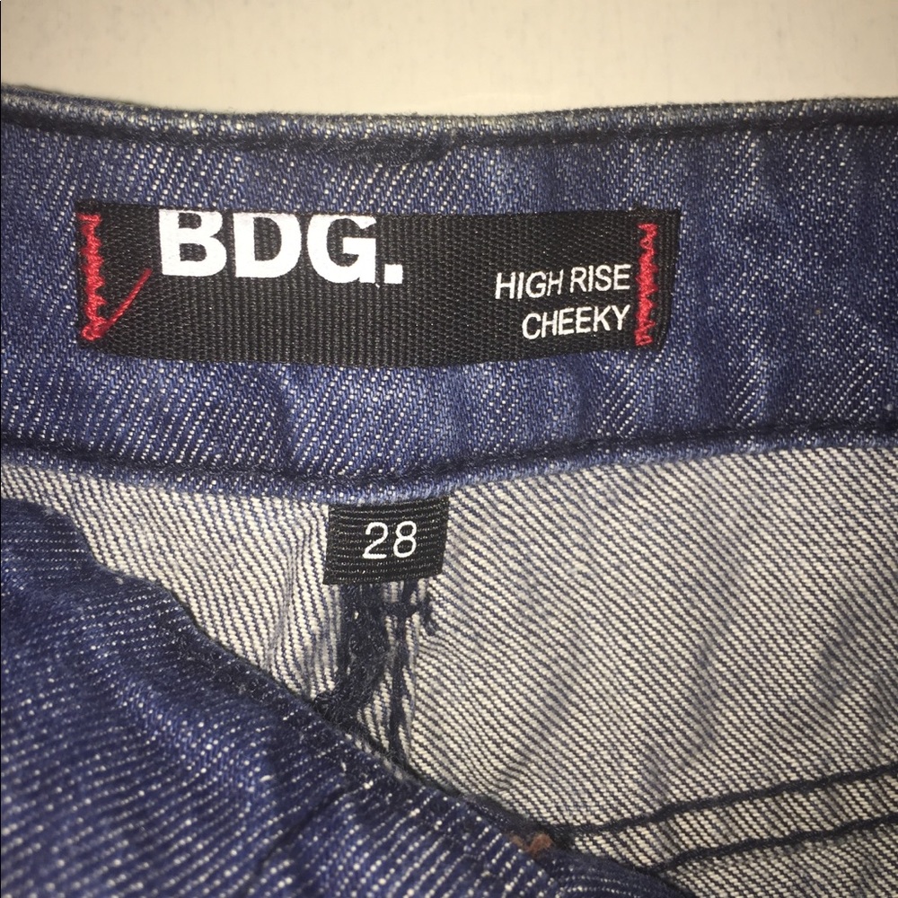 Shorts - Picture 3 of 3